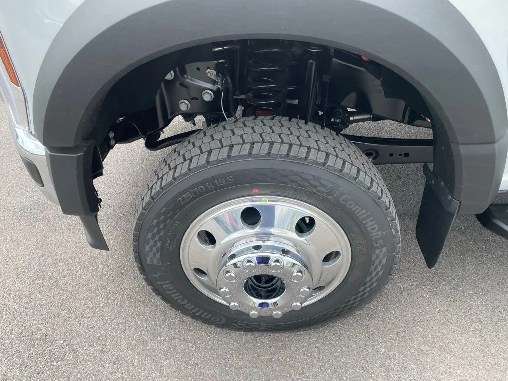 New 2026 Avalanche Gray Ford F-450® LARIAT® image 9