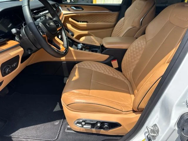 Used 2024 White Jeep Summit Reserve image 15