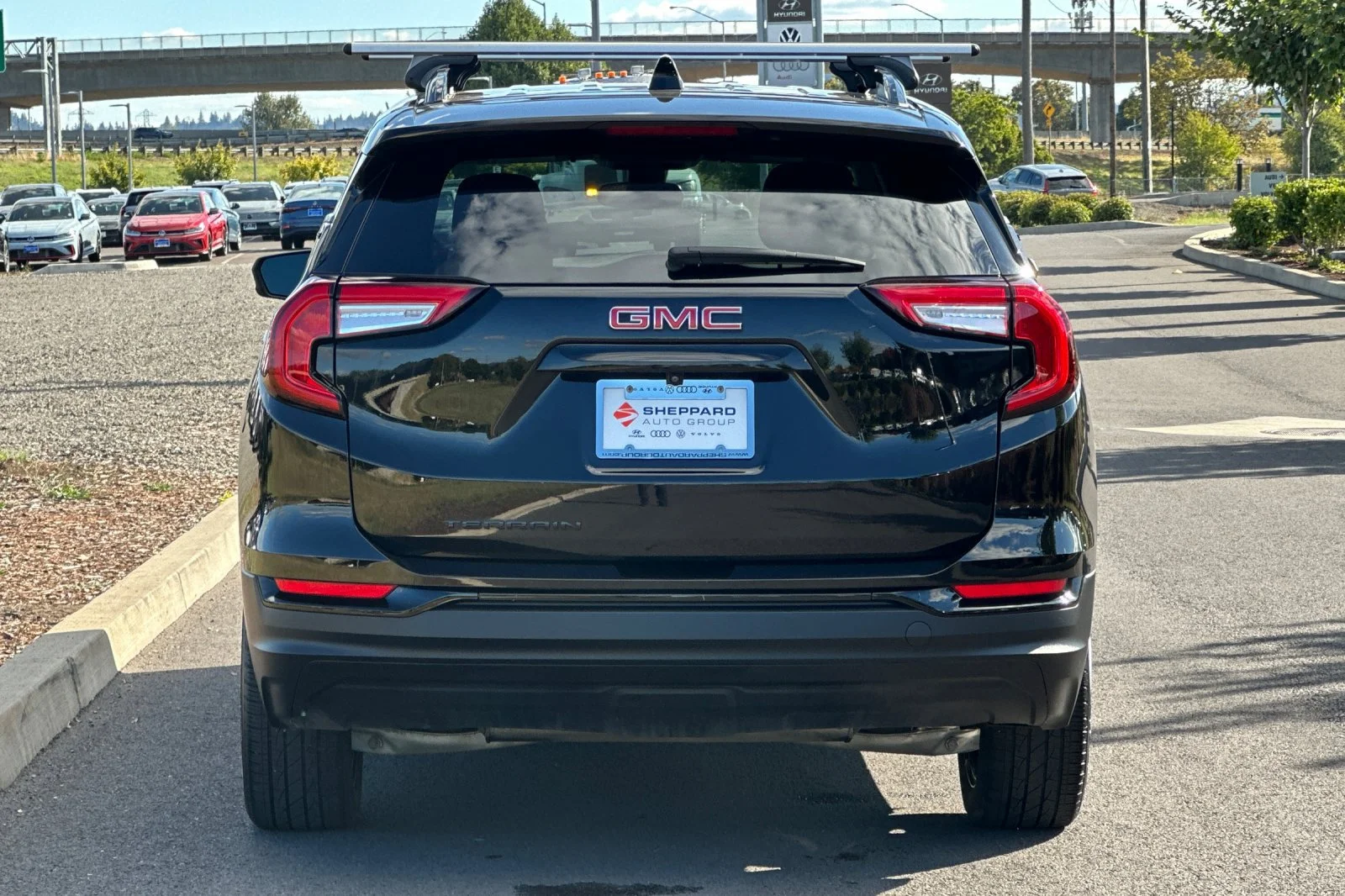 Used 2022 Black GMC SLE image 4