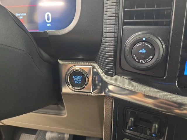 New 2026 Star White Metallic Tri-Coat Ford Platinum® image 38