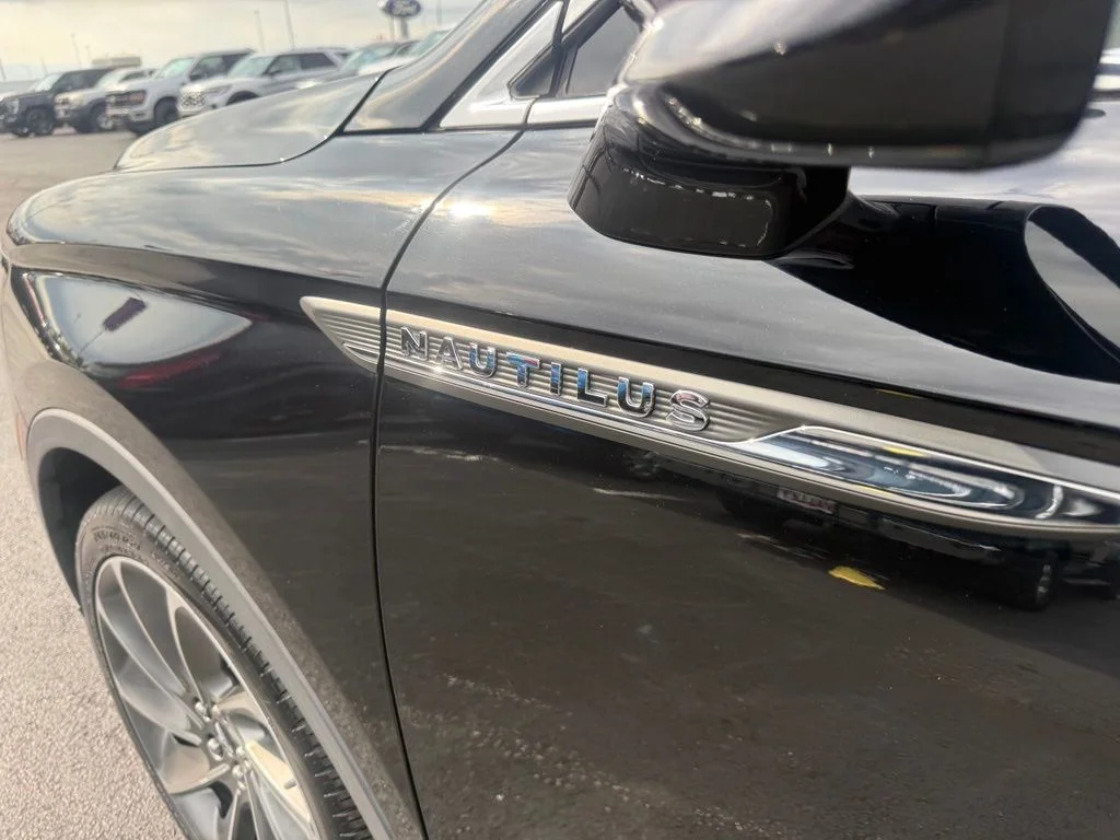 Used 2019 Black Lincoln Reserve image 14