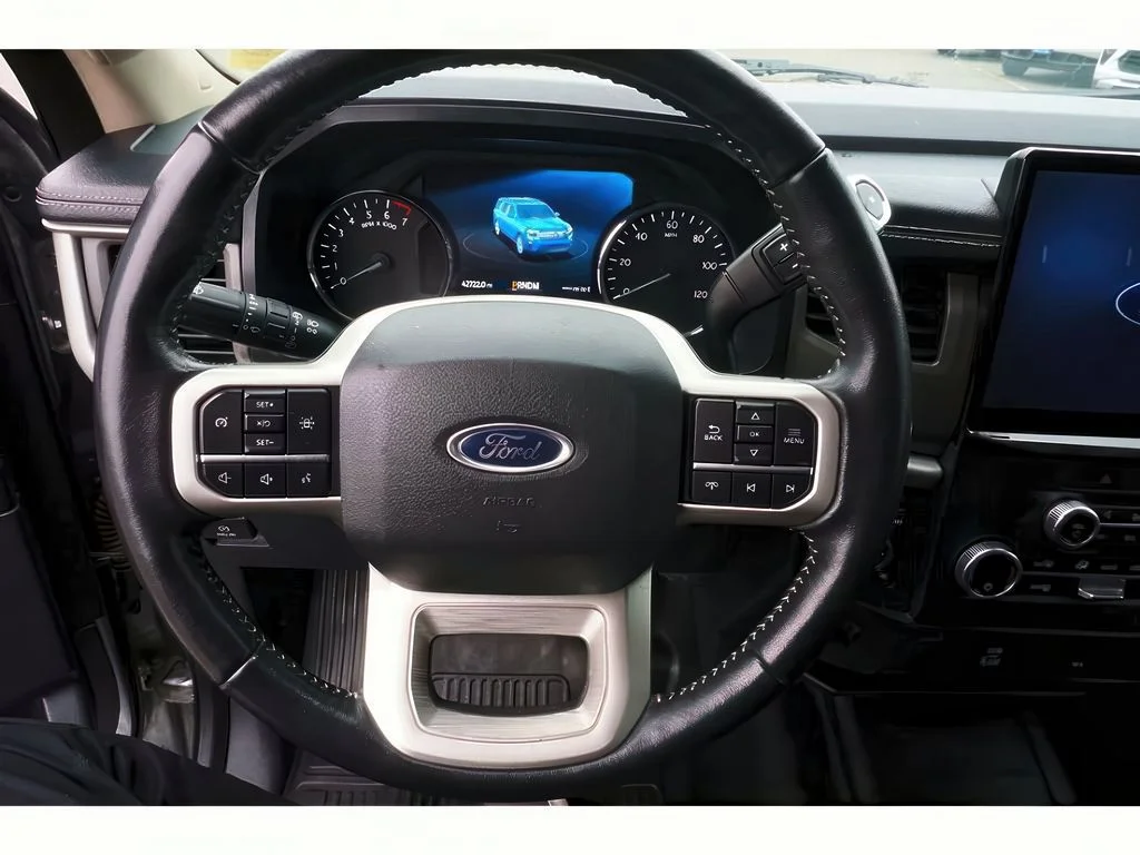 Used 2022 Iconic Silver Metallic Ford XL image 15