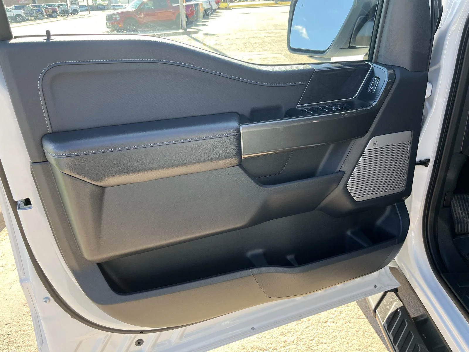 Certified Used 2023 Oxford White Ford XLT image 16