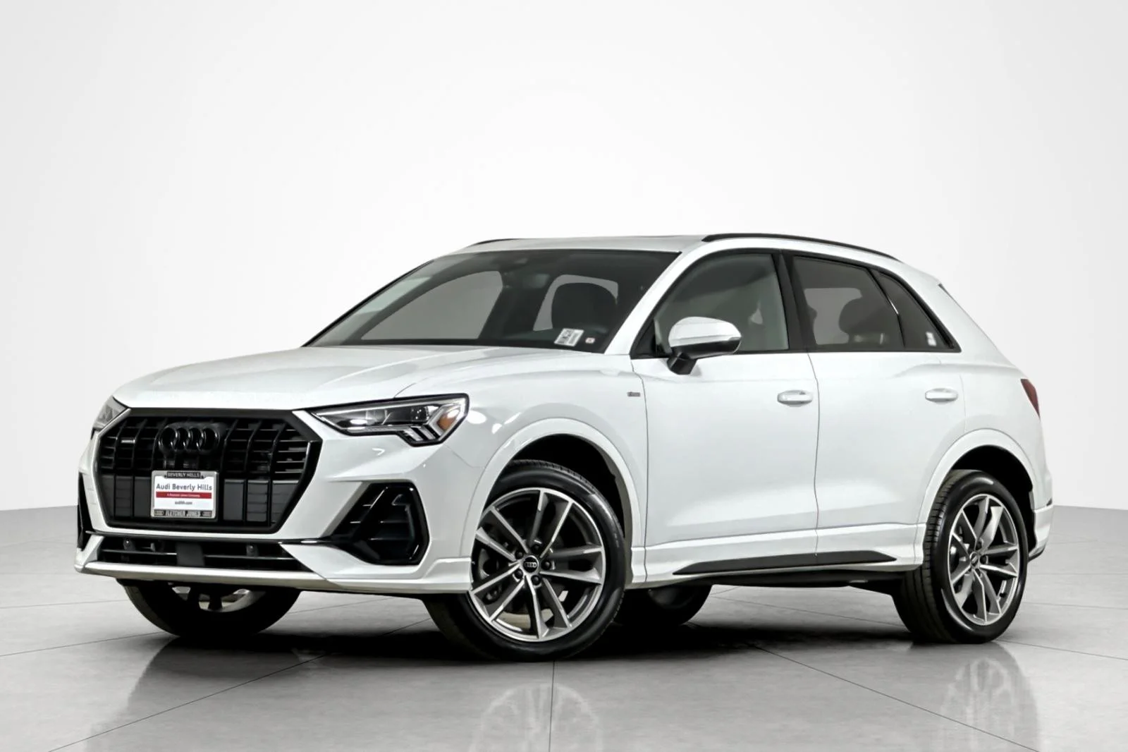2025 Audi Q3 45 TFSI S Line Premium quattro's photo