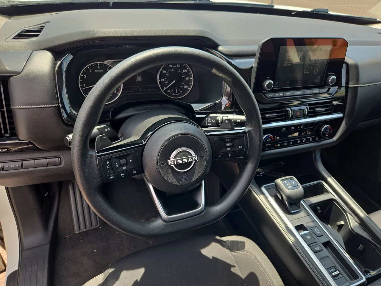 Used 2022 White Nissan S image 10