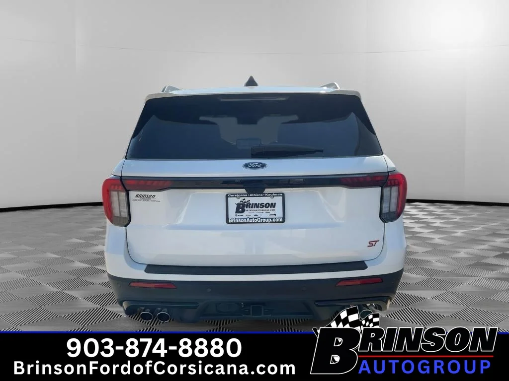 New 2026 Star White Metallic Tri-Coat Ford ST image 4
