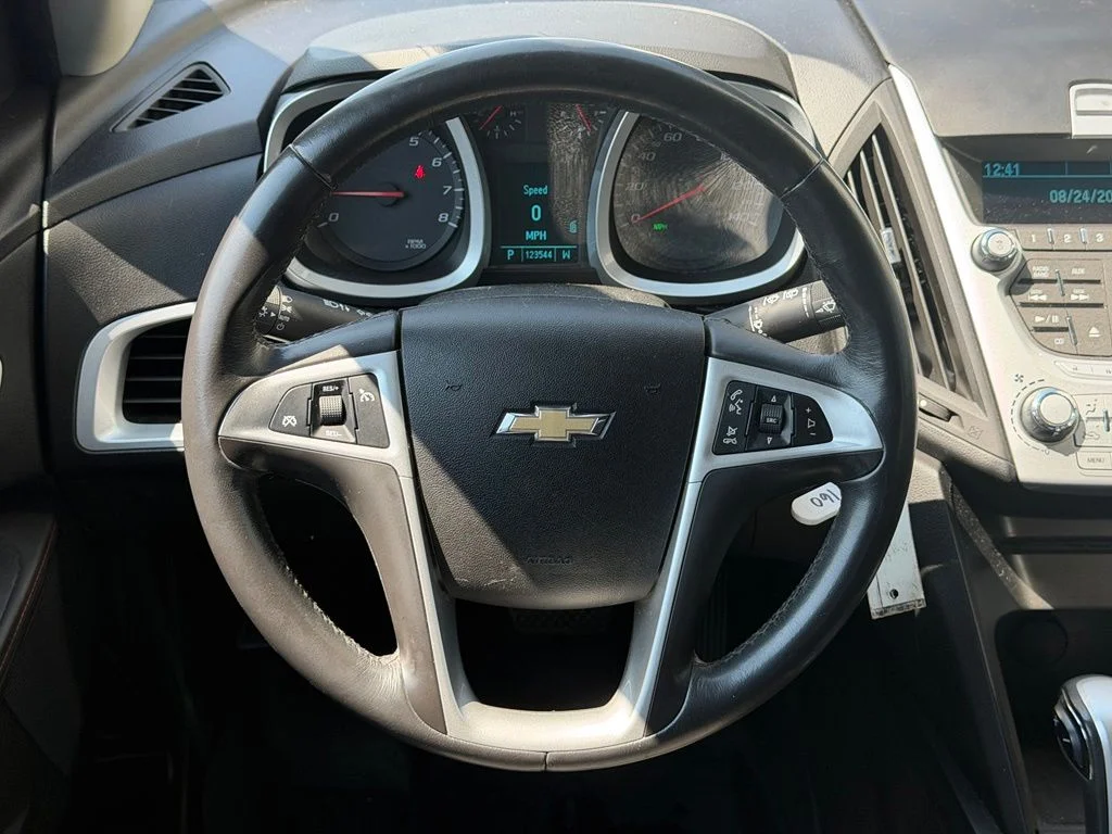 Used 2011 White Chevrolet LT image 9