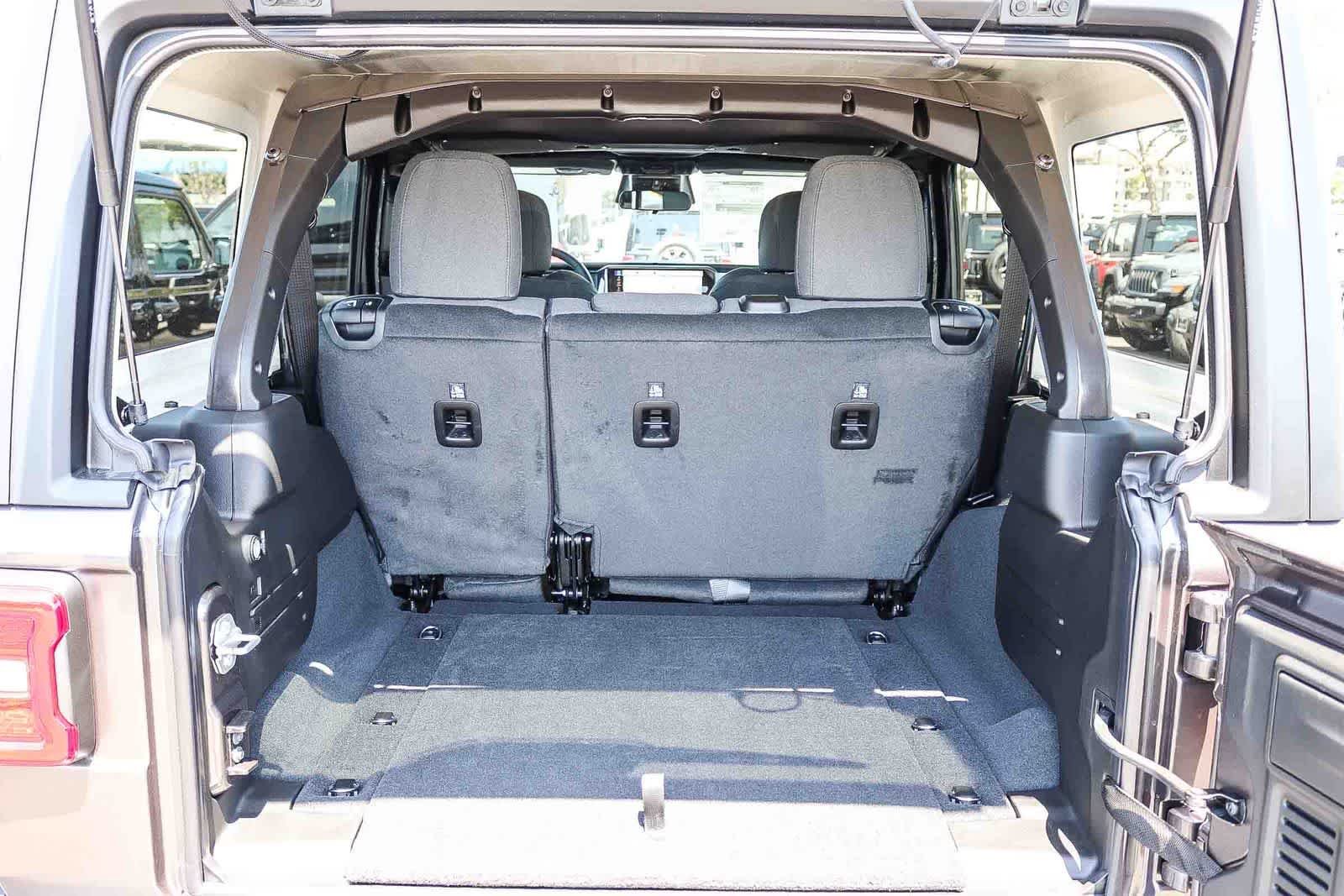 New 2026 Granite Crystal Metallic Clear-Coat Exterior Paint Jeep Willys image 12