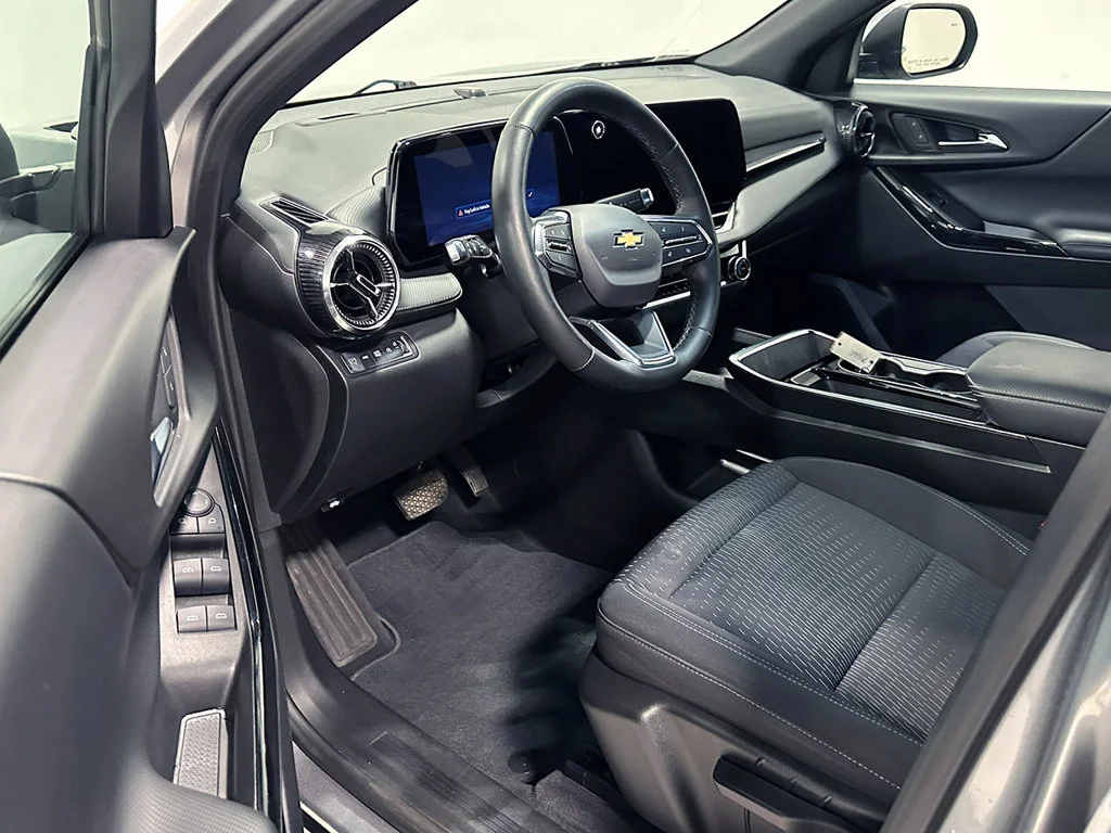 Used 2025 Gray Chevrolet LT image 18
