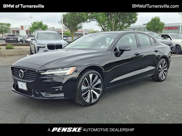 2022|Volvo|S60|B5 Momentum|4D Sedan