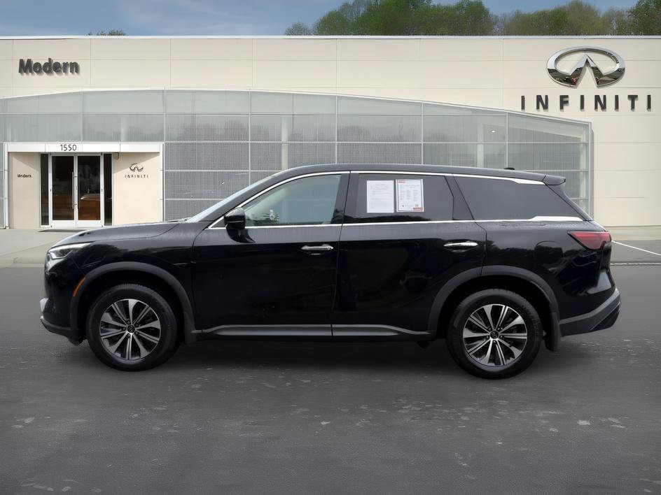 Certified Used 2024 Mineral Black INFINITI PURE image 2