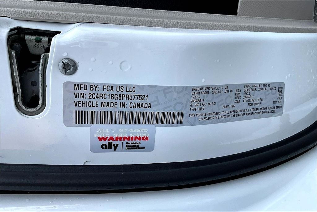 Used 2023 White Chrysler Touring L image 18