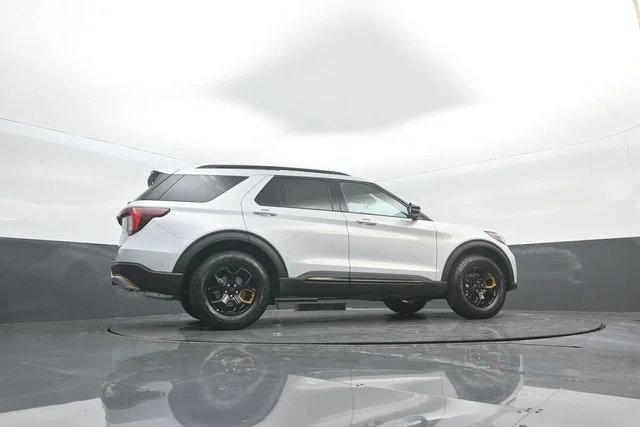 New 2026 White Ford Tremor image 37