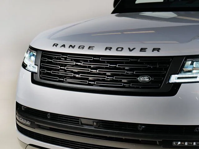 Used 2025 Hakuba Silver Metallic Land Rover Autobiography image 29