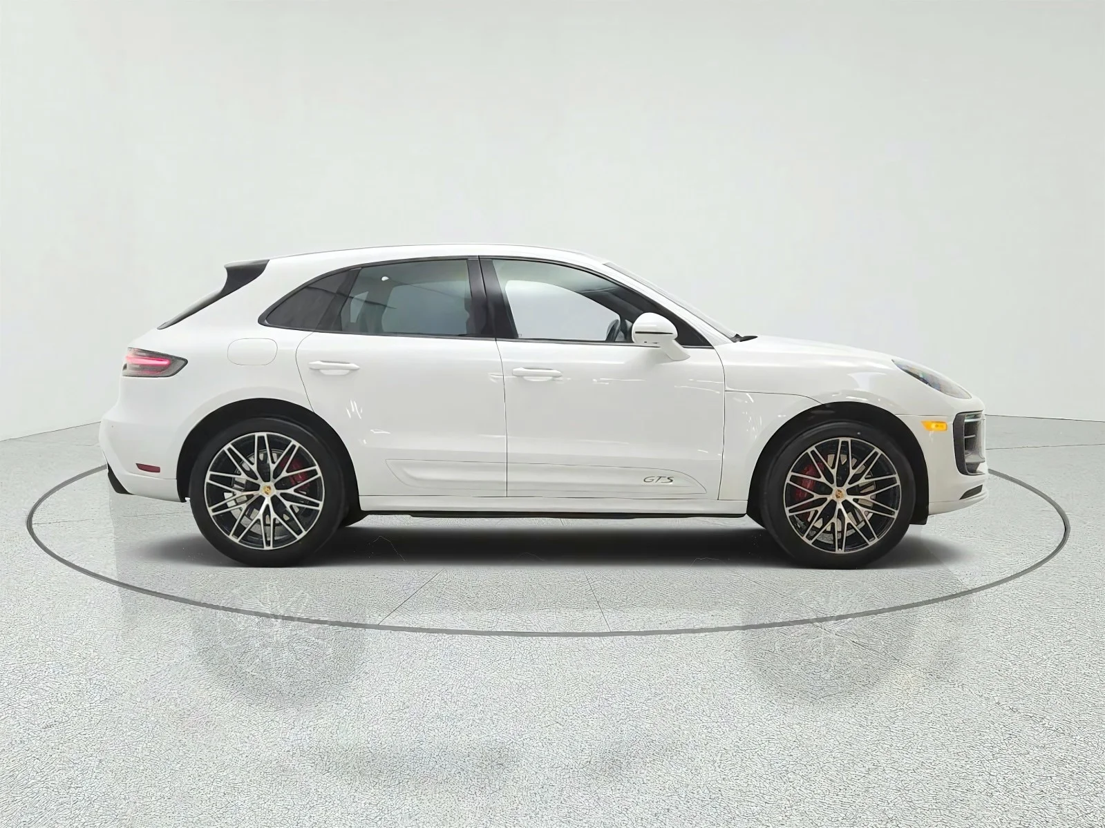 Used 2022 White Porsche GTS AWD image 4