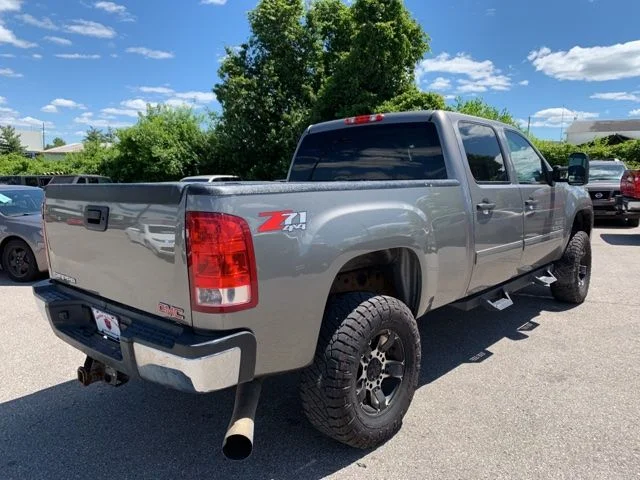 Used 2013 Gray GMC SLE image 7
