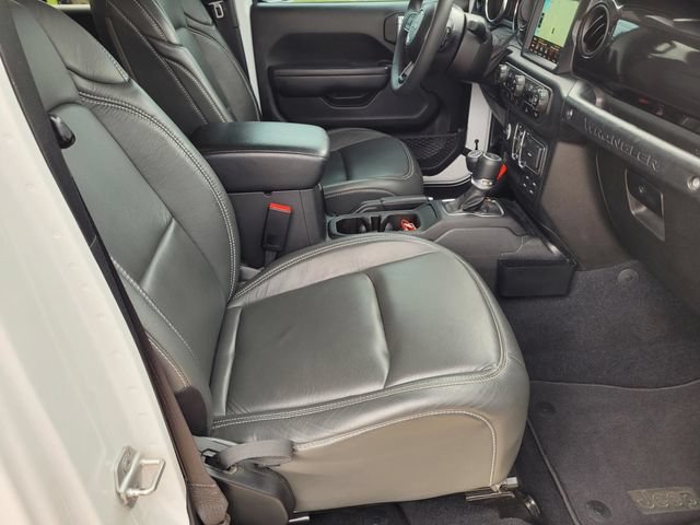Used 2023 White Jeep Sport Altitude image 26