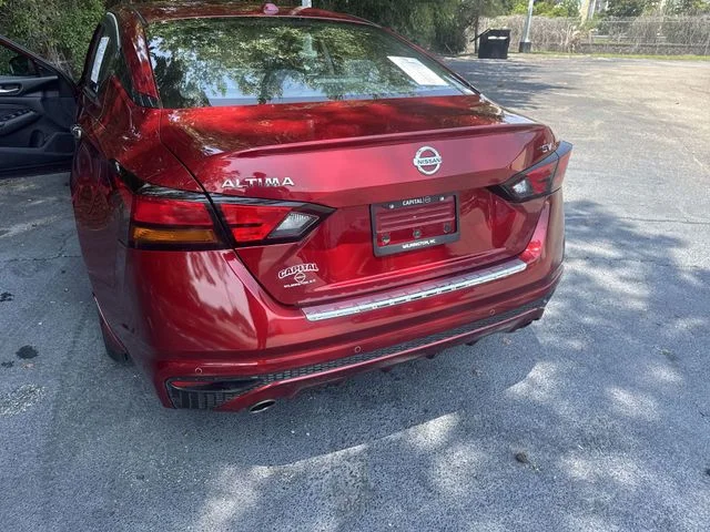 Used 2020 Red Nissan 2.5 SV image 34