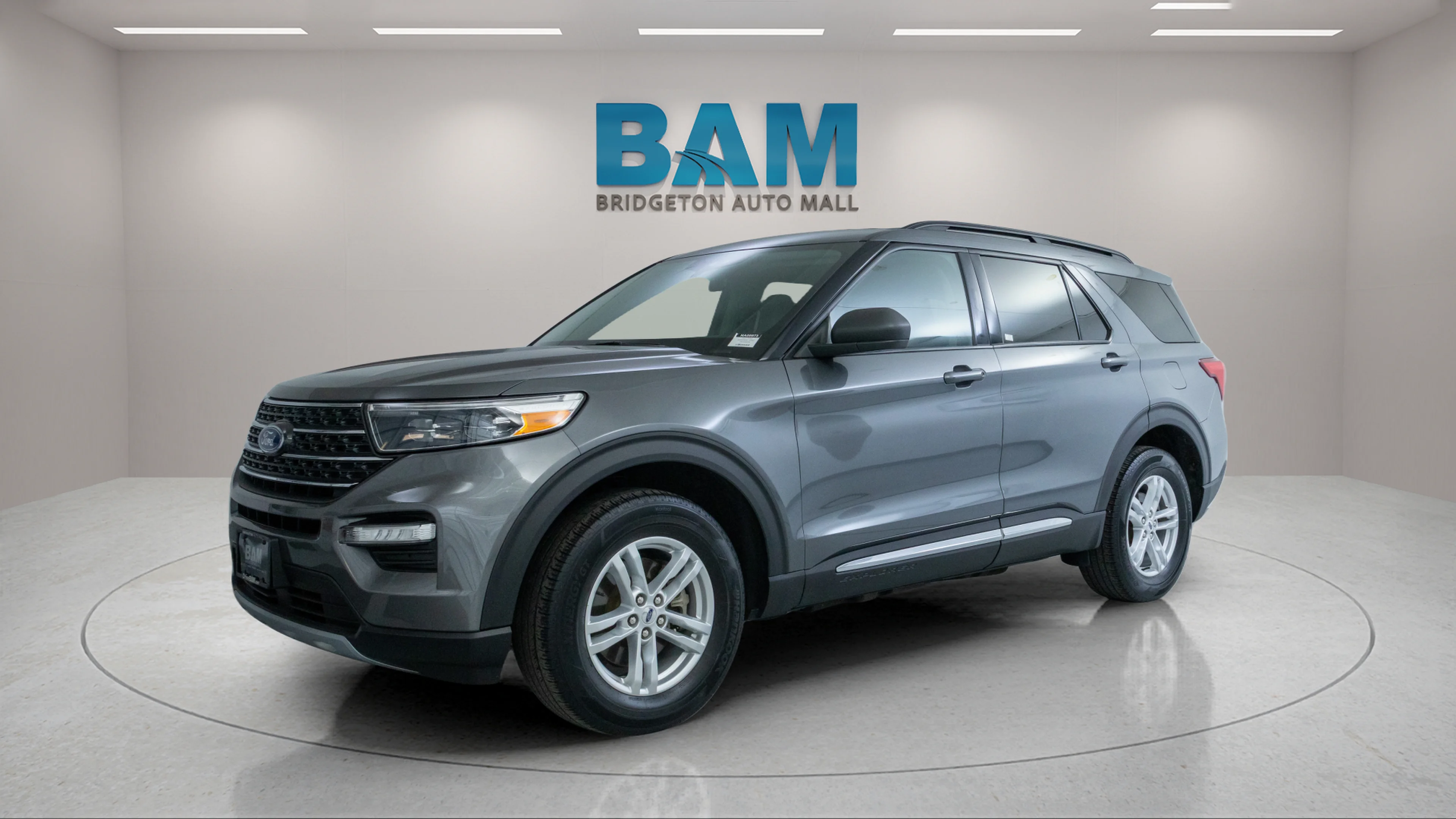 Used 2023  Ford XLT image 3