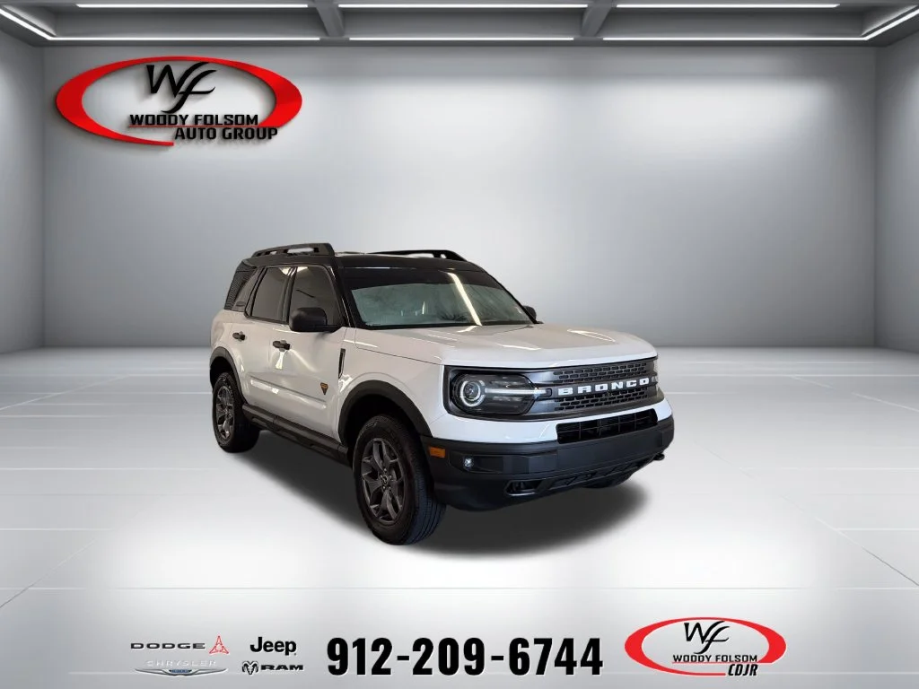 Used 2022 White Ford Badlands image 1