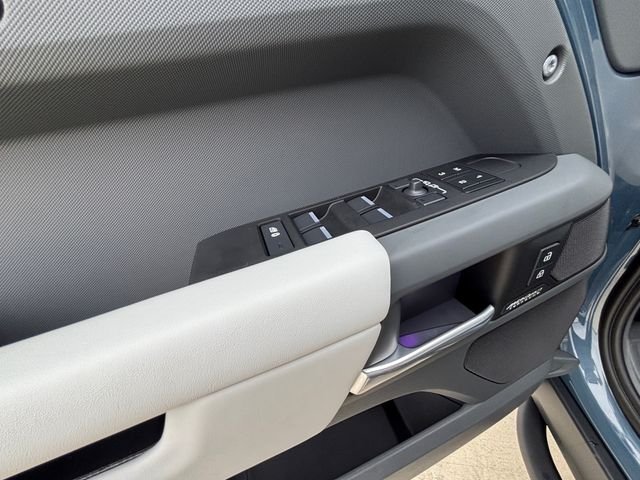 Certified Used 2026 Blue Land Rover X-Dynamic SE image 11