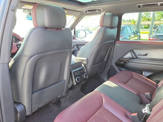 Used 2024 Blue Land Rover Dynamic SE image 10