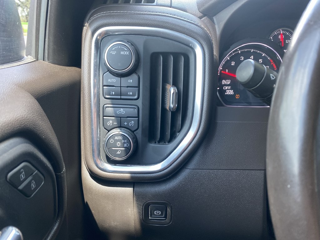 Used 2020 Shadow Gray Metallic Chevrolet LT image 19