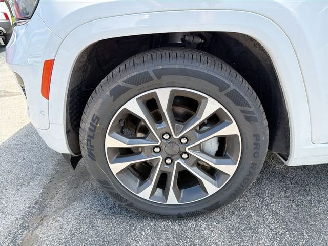 2023 Jeep Grand Cherokee Overland - Photo 21