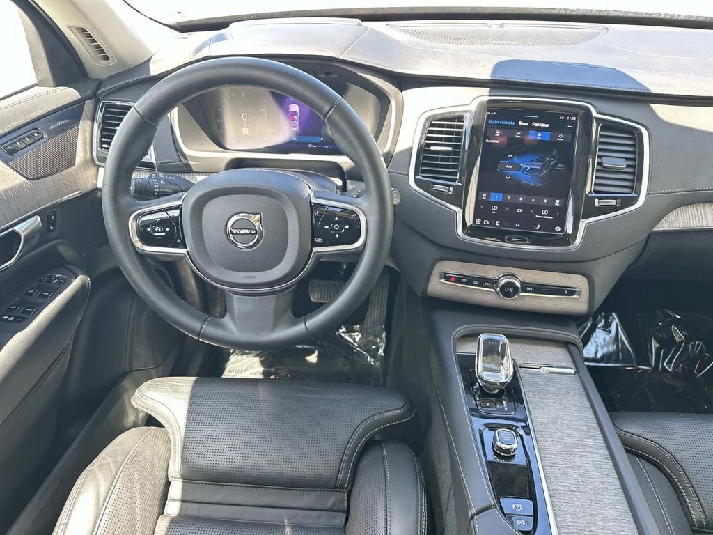 Used 2023  Volvo Ultimate image 21