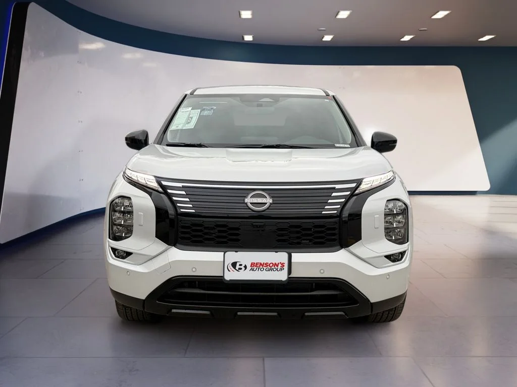 New 2026 White Nissan SL image 8