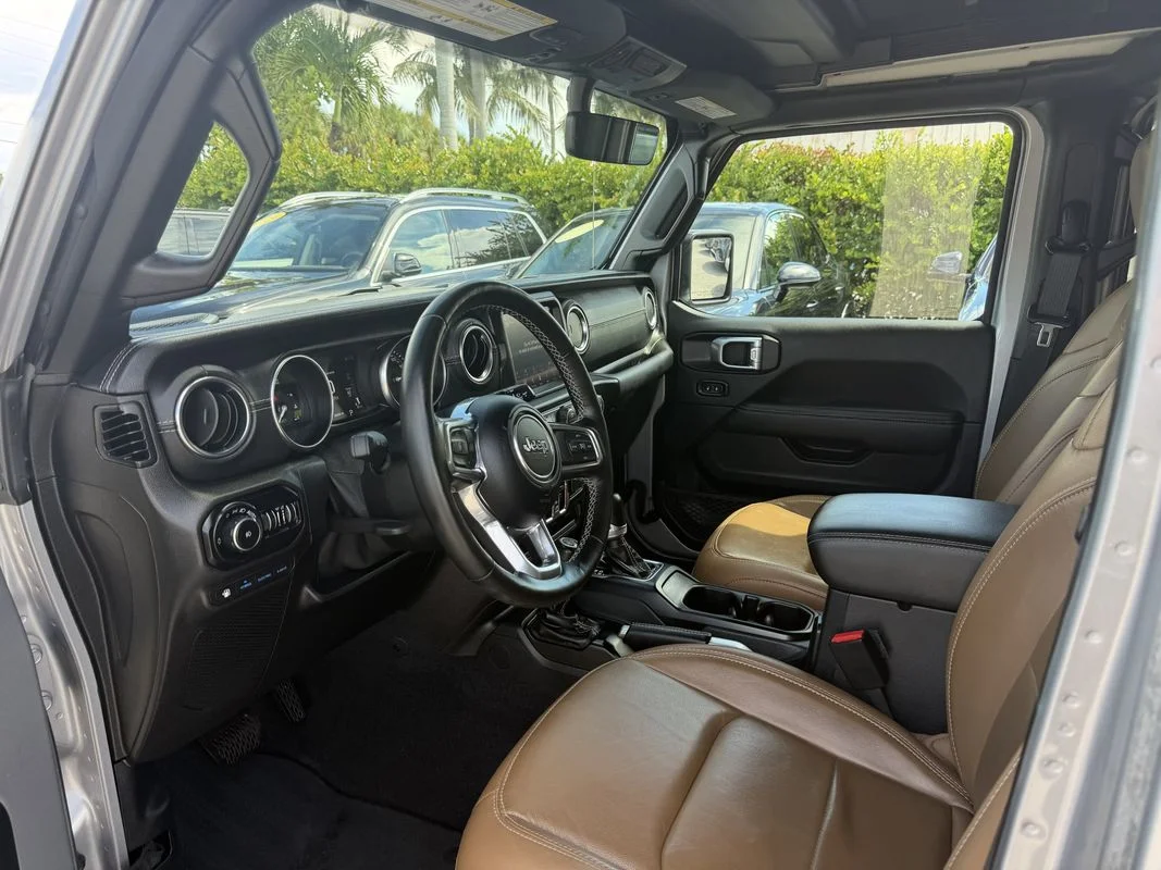 Used 2021  Jeep Unlimited Sahara image 8