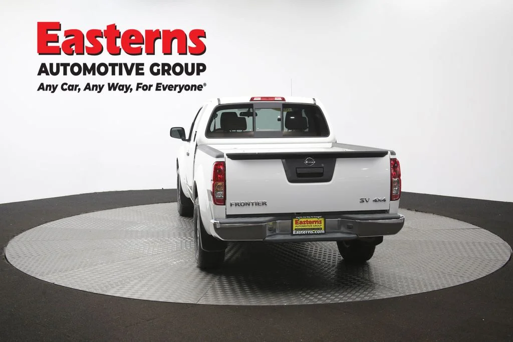 Used 2021 White Nissan SV image 34