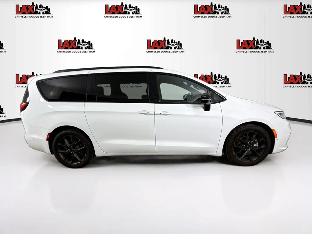 Used 2024 White Chrysler Touring L image 8