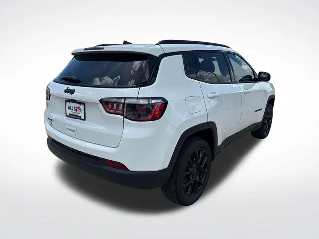 New 2026 White Jeep Latitude image 8