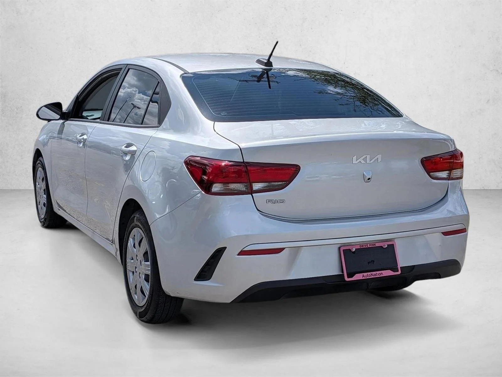 Used 2023 Silky Silver Kia LX image 7