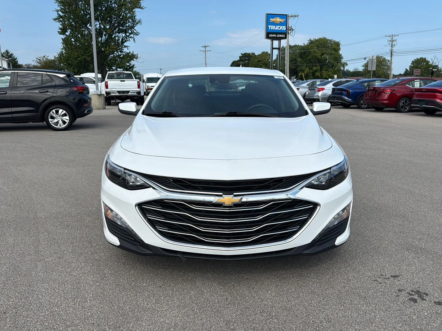 Used 2024 Summit White Chevrolet LT image 15