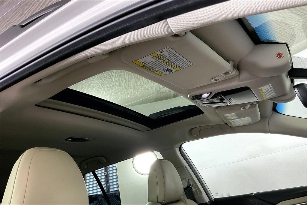 Used 2022 White Subaru Limited image 29
