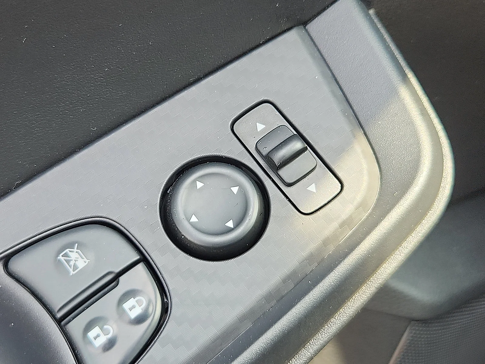 Used 2023 Electric Blue Metallic Nissan SV image 22