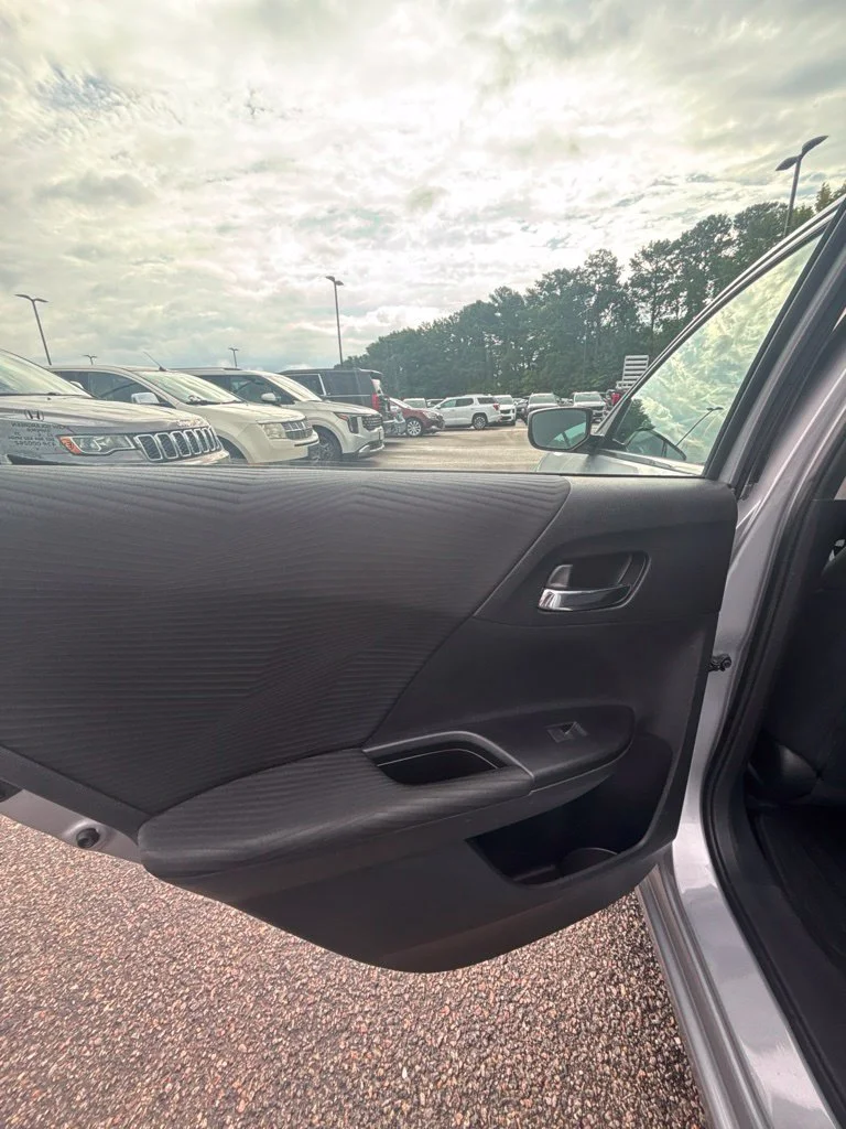Used 2017 Silver Honda LX image 15