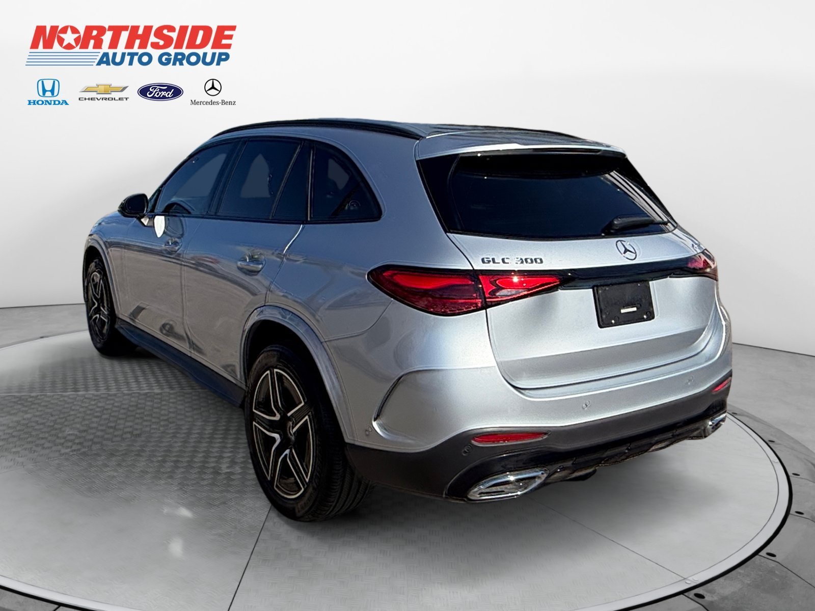 Used 2026 Silver Metallic Mercedes-Benz GLC 300 image 5