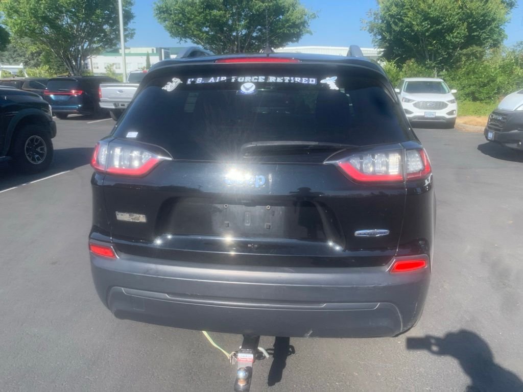 Used 2019 Diamond Black Crystal Pearlcoat Jeep Latitude image 3
