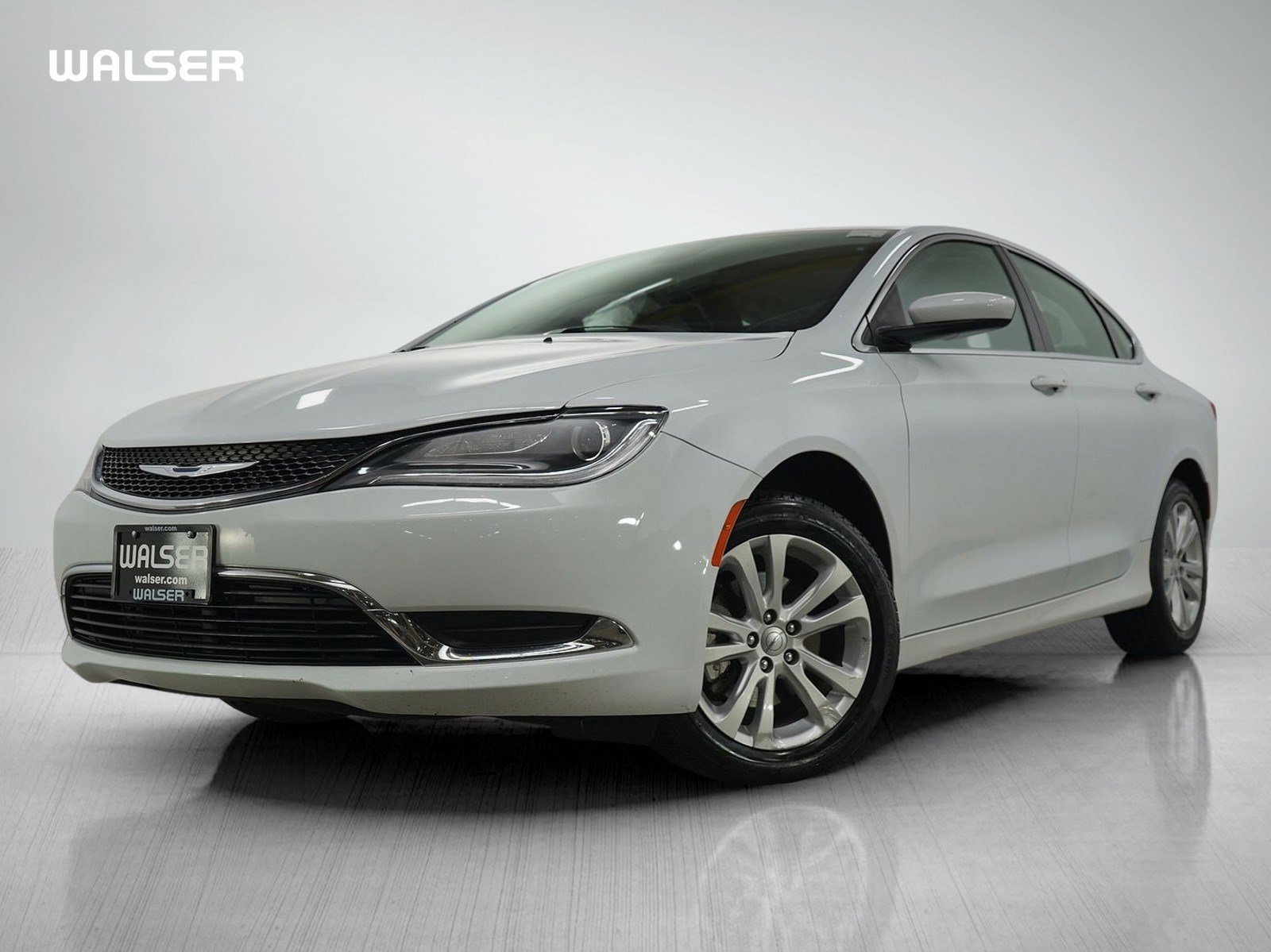 2016 Chrysler 200 Limited's photo