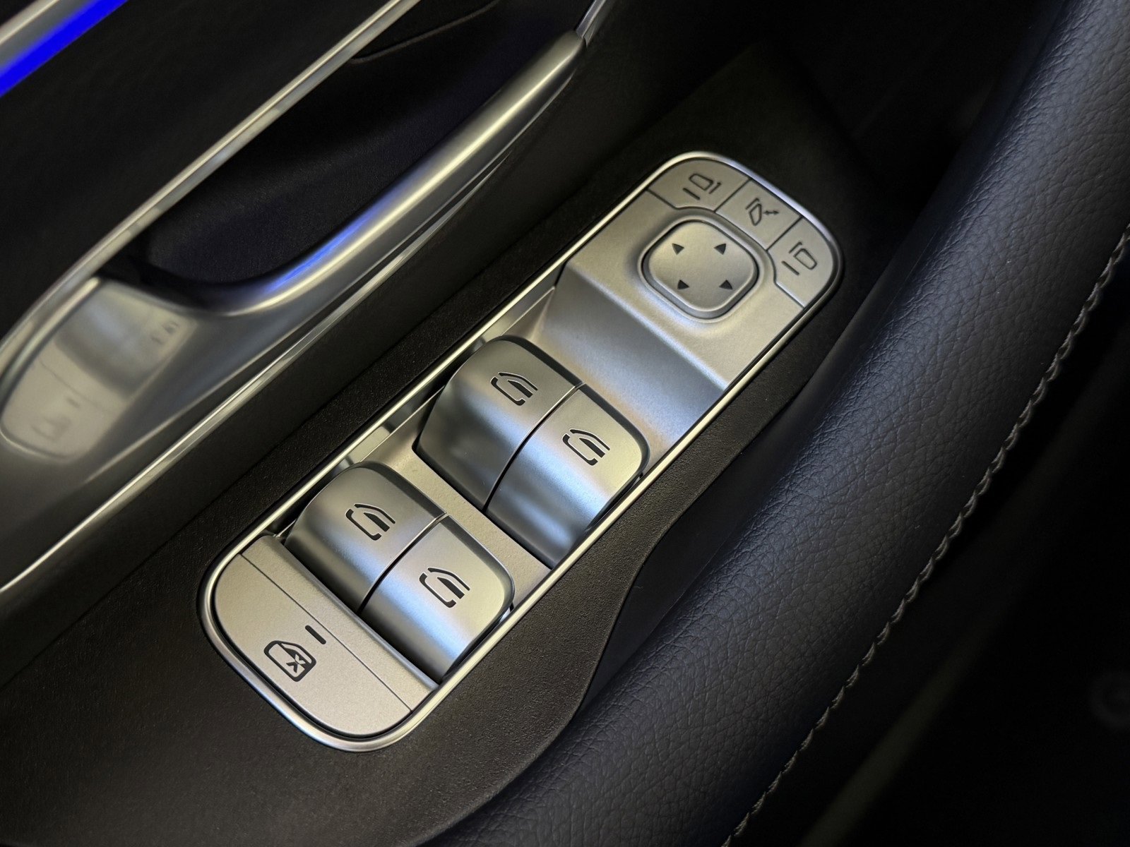 New 2026 MANUFAKTUR Silicon Grey Mercedes-Benz GLS 450 image 46