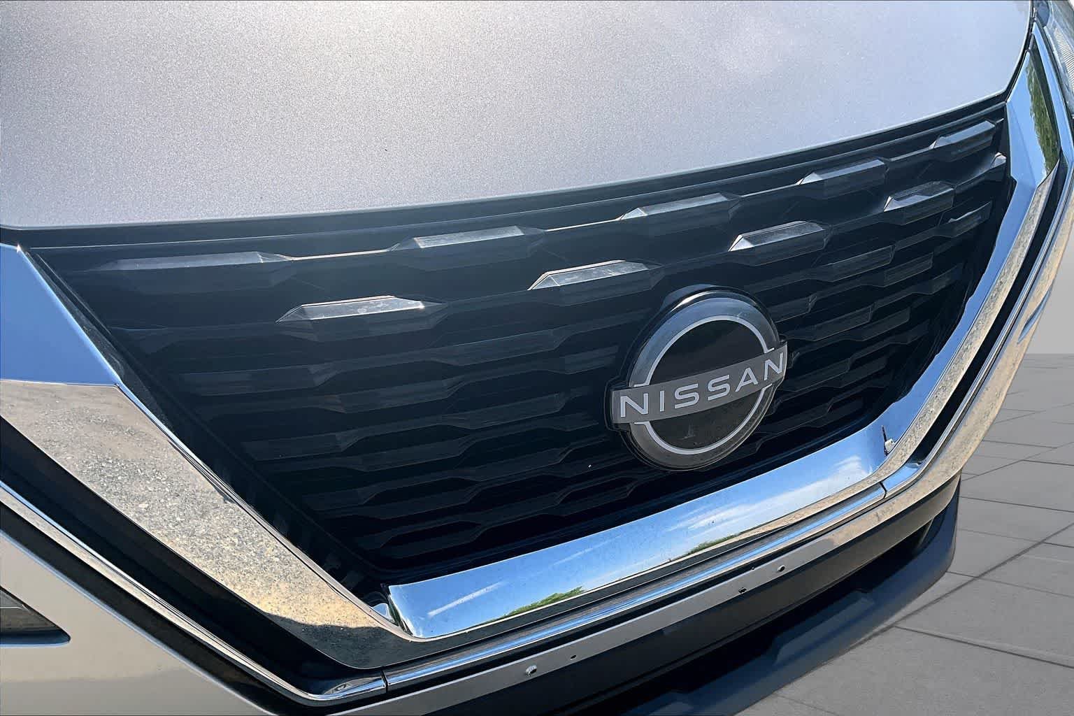 Used 2022 Brilliant Silver Metallic Nissan SV image 30