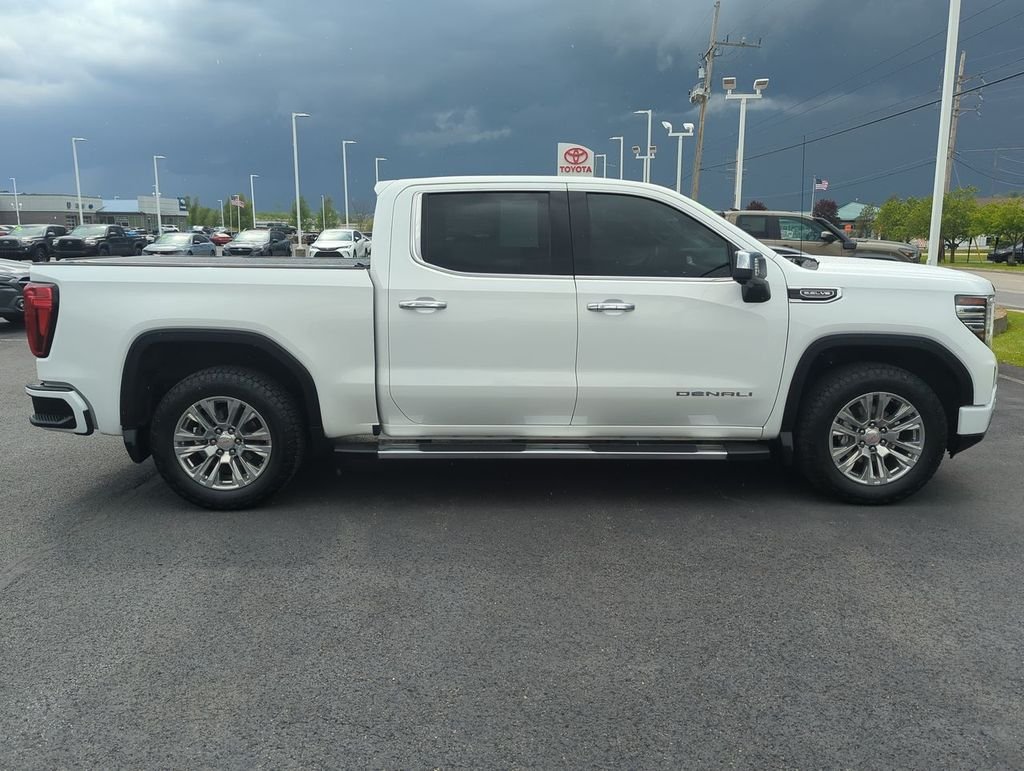 Used 2023 White GMC Denali image 9