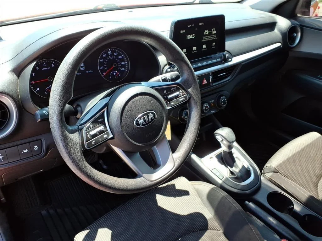 Used 2020 Currant Red Kia LXS image 11