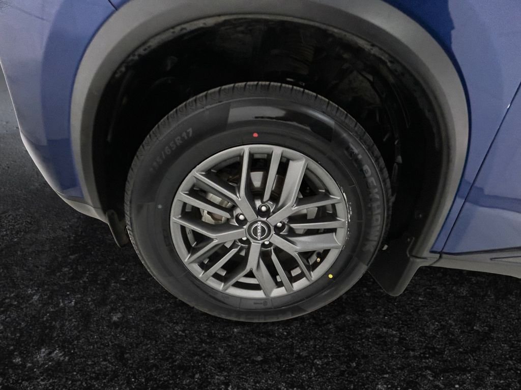 Used 2023 Blue Nissan S image 27