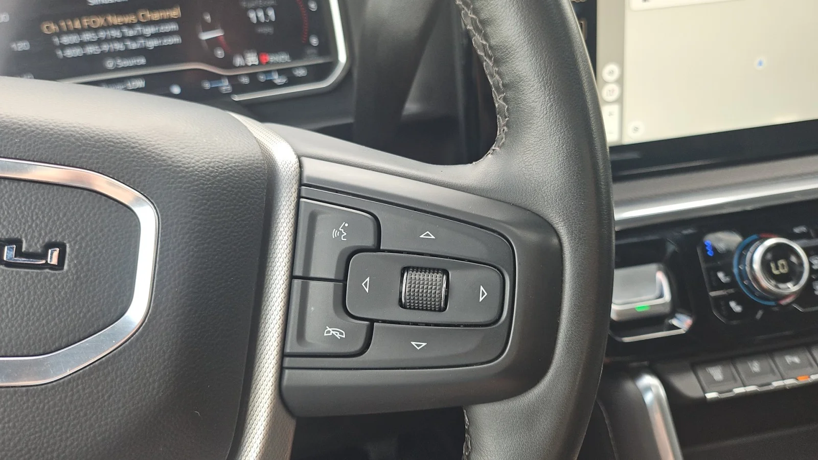Used 2024 Silver GMC  image 20