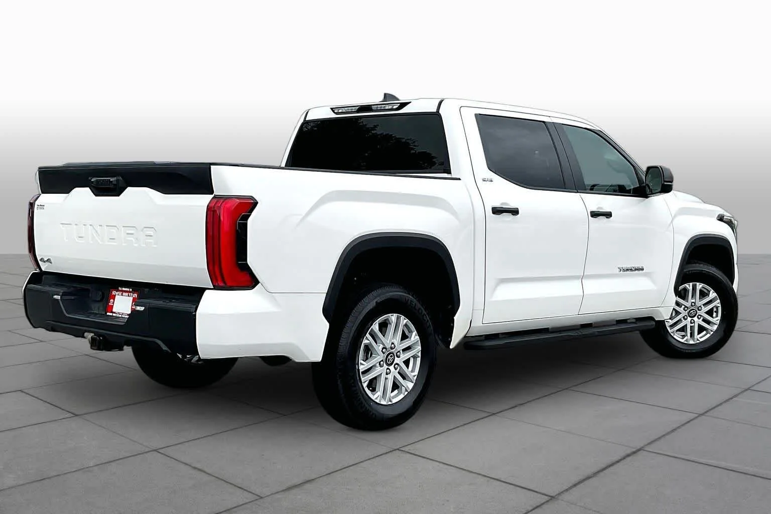 Used 2025 Ice Cap Toyota SR5 image 25