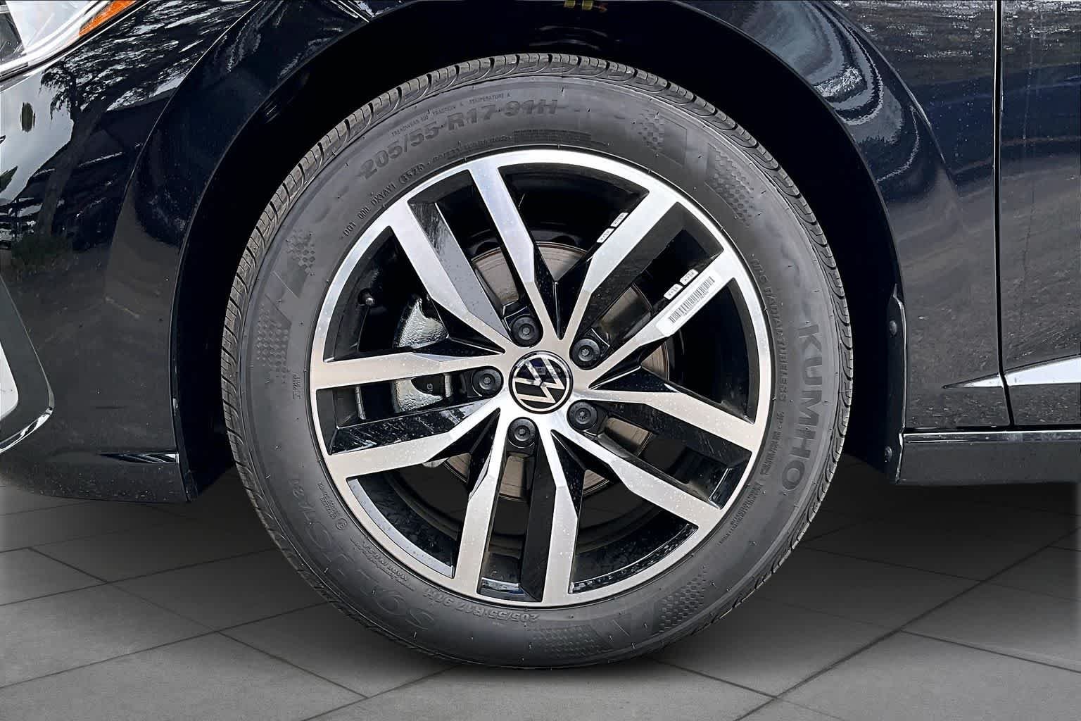 New 2026 Deep Black Pearl Volkswagen 1.5T SE image 11